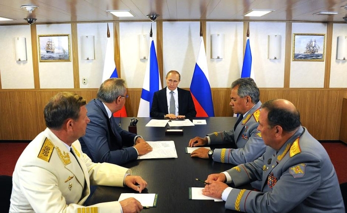 Vladimir Putin uuden meridoktriinin esittelyssä. Baltijsk, 26. heinäkuuta 2015. Kuva: kremlin.ru